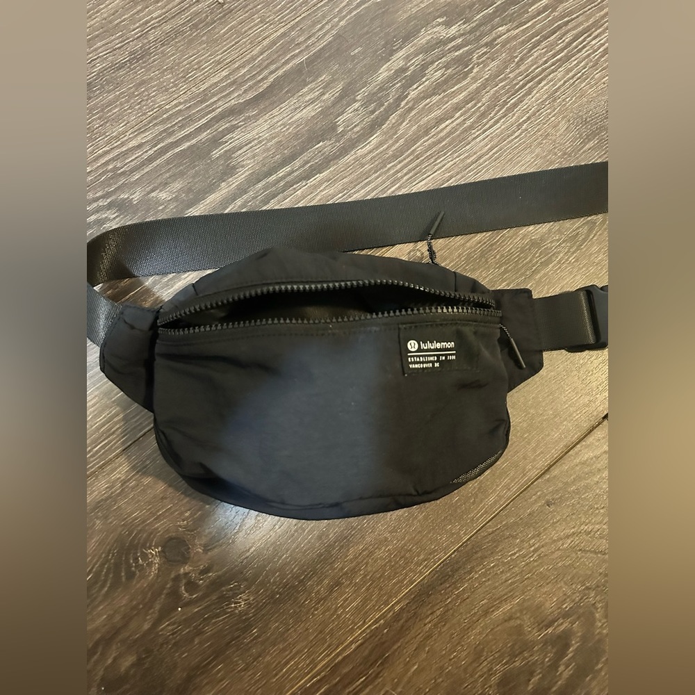 Lululemon Clean Lines Belt Bag!